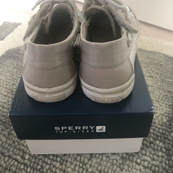 Girls sliver sparkle Sherry shoes size 10 1/2 - Picture 4 of 4